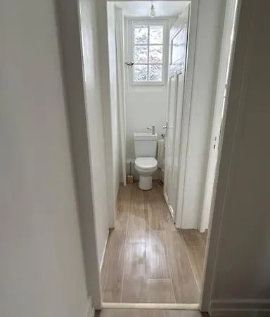 דירה Lumineux Au Centre Du Village לייסין