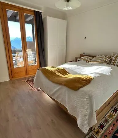 Lumineux Au Centre Du Village לייסין