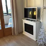 Lumineux Au Centre Du Village 莱森